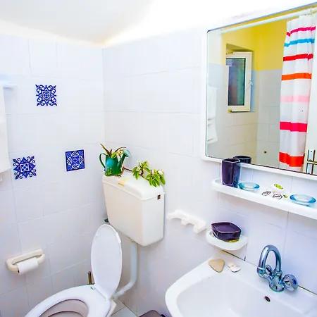 Aloni And * Λάσση