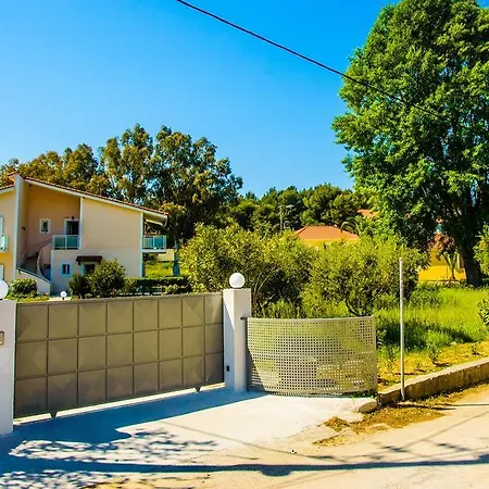 Aloni Studios&apartments