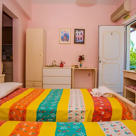 Aloni Studios&apartments *